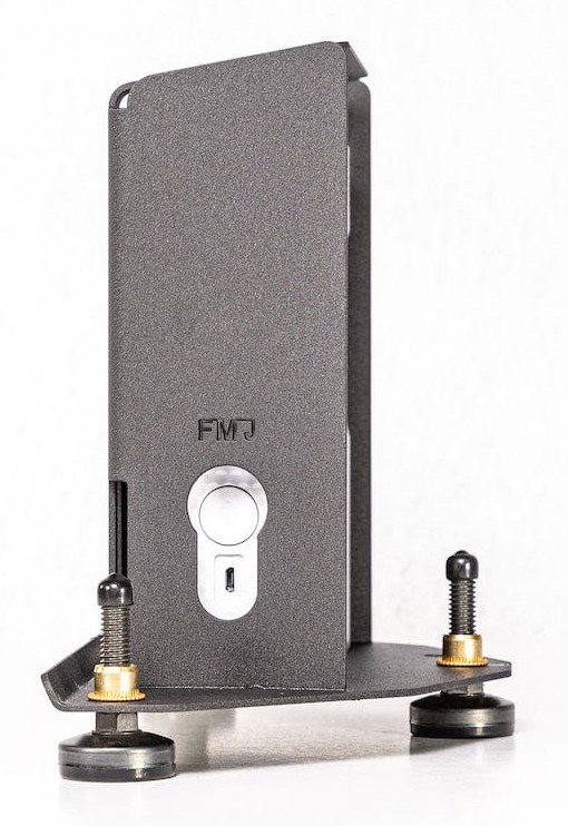 SkyTrak Launch Monitor (EU) + Protective Metal Case