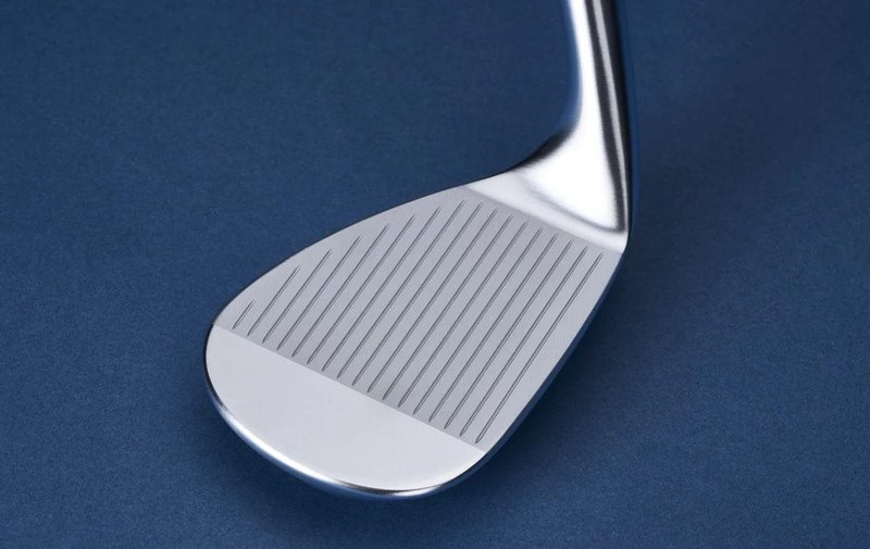 Callaway Opus Platinum Chrome wedge, graphite
