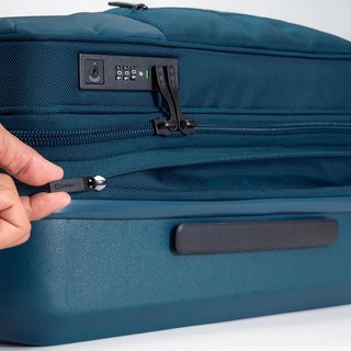 Ogio Ogio Pace Pro Hybrid Carry-on 34-36L sac Tašky, kufry, grey pinstripe