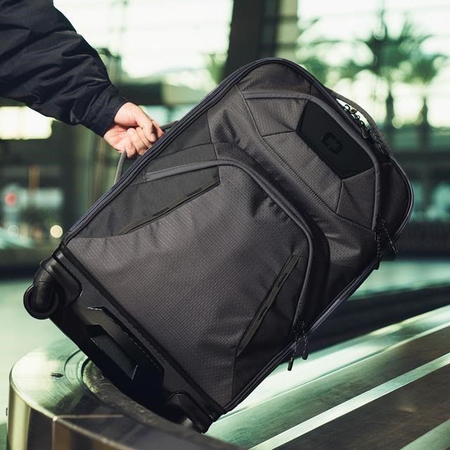 Ogio Renegade 26" 4-Wheel Travel Bag 52L sac de golf, titanium