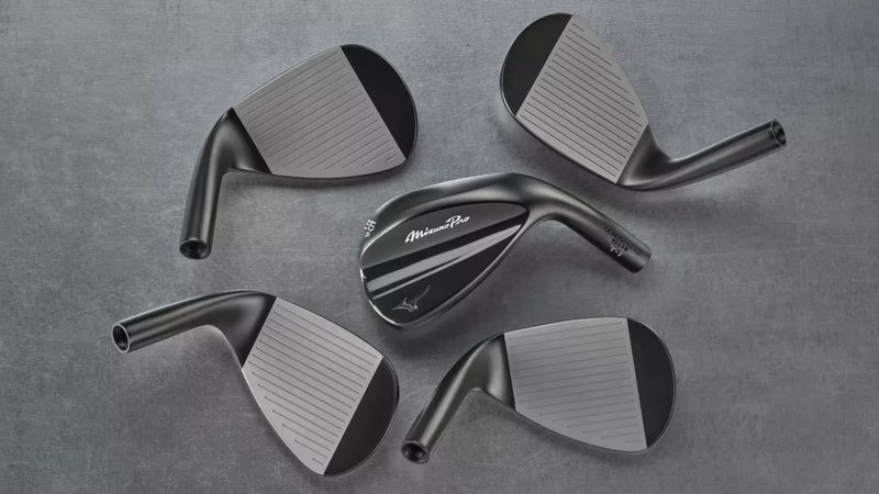 Mizuno Pro T-1 Black Ion wedge, acier