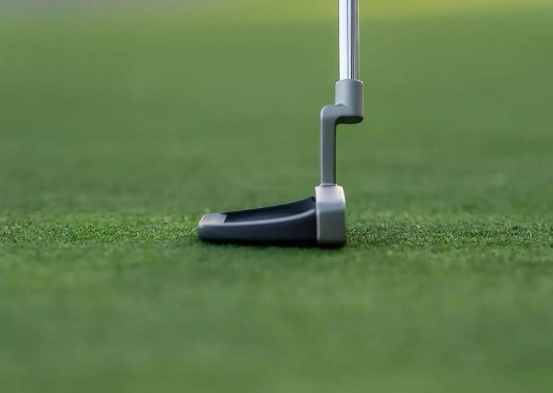 TaylorMade SYSTM2 Ardmore L-Neck putter