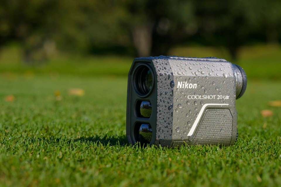 Nikon COOLSHOT 20 GIII — compact et prêt à jouer