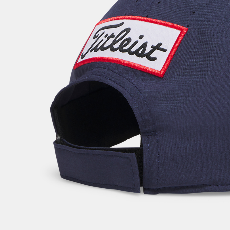 Fermeture par sangle arrière réglable sur la Titleist Tour Breezer