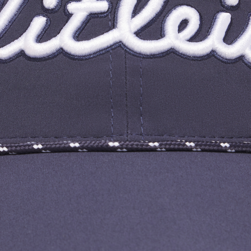 Détail de la corde tressée sur la visière de la Titleist Tour Breezer