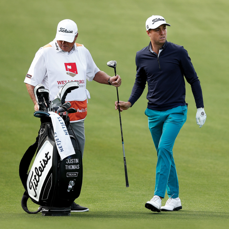 Justin Thomas avec le sac Titleist Tour