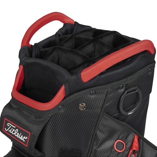 Sac Titleist Cart 14 StaDry — détail du patch velcro pour gant et de l'anneau porte-serviette