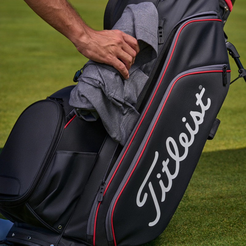Titleist Hybrid 14 StaDry — Rangement amélioré et accessibilité des poches