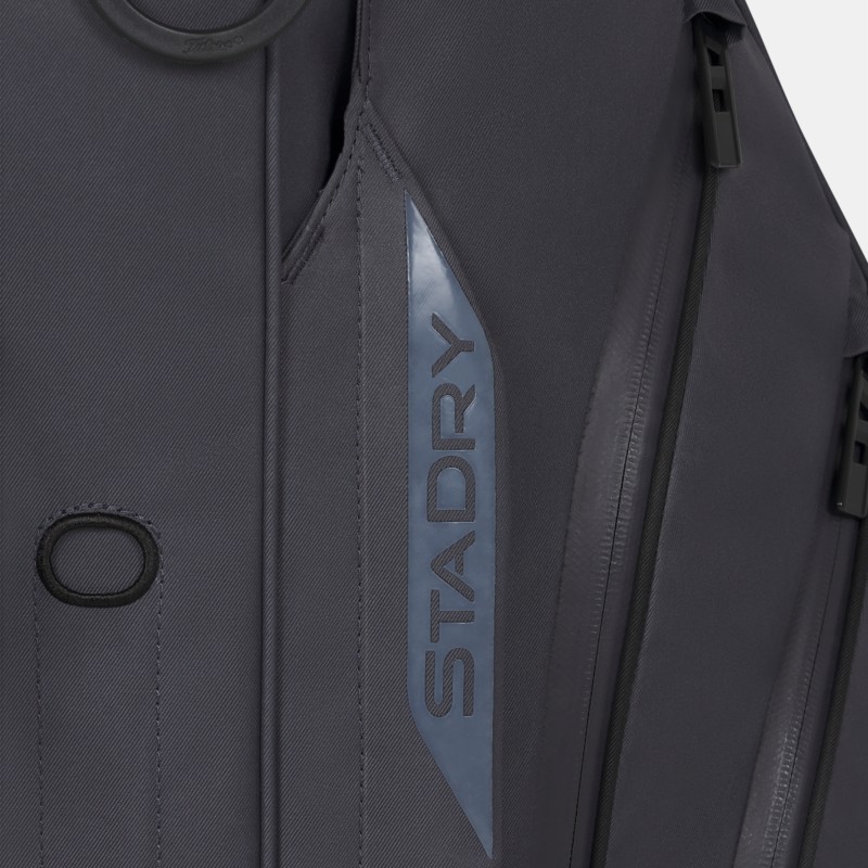 Détail de la construction imperméable du Titleist Hybrid 14 StaDry