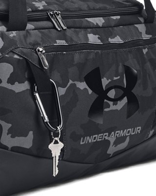 Poche d'organisation frontale zippée avec sangle Molle sur le sac de sport Undeniable 5.0 Small Duffle