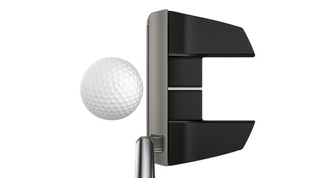 Putter Ping Scottsdale en position d'adresse montrant les aides à l'alignement