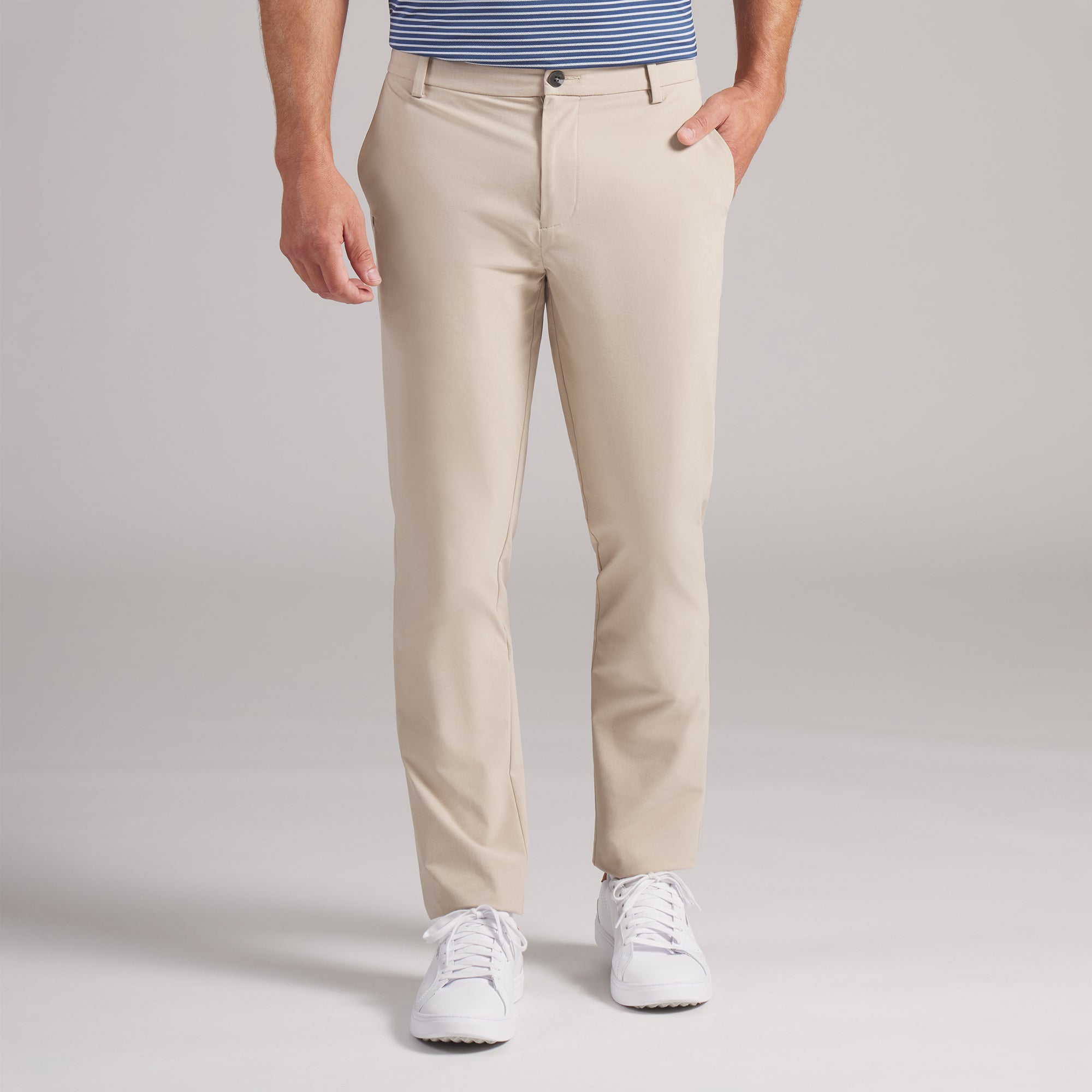 Pantalon de golf Puma 101 Avant Bouleau – vue de face sur mannequin