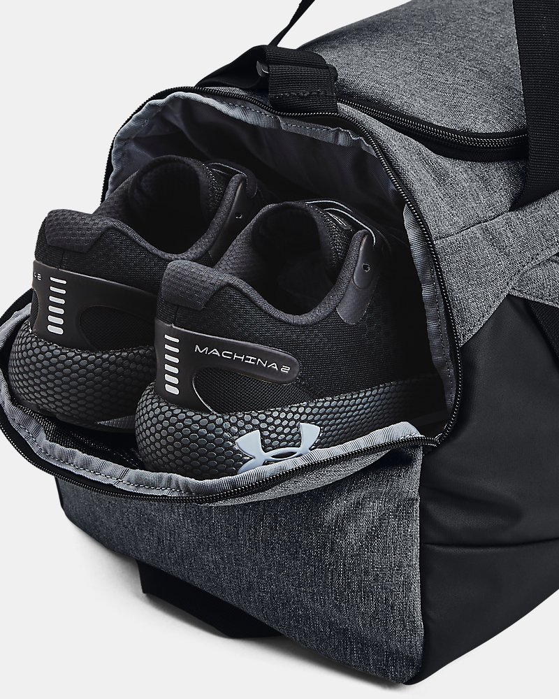 Poche à chaussures ventilée sur l'Undeniable 5.0 Small Duffle Bag