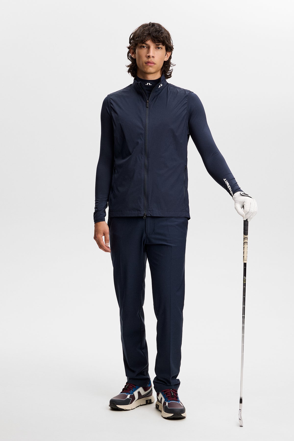 Gilet J.Lindeberg Tour Tech Packable JL Navy – élasticité pour la mobilité du swing