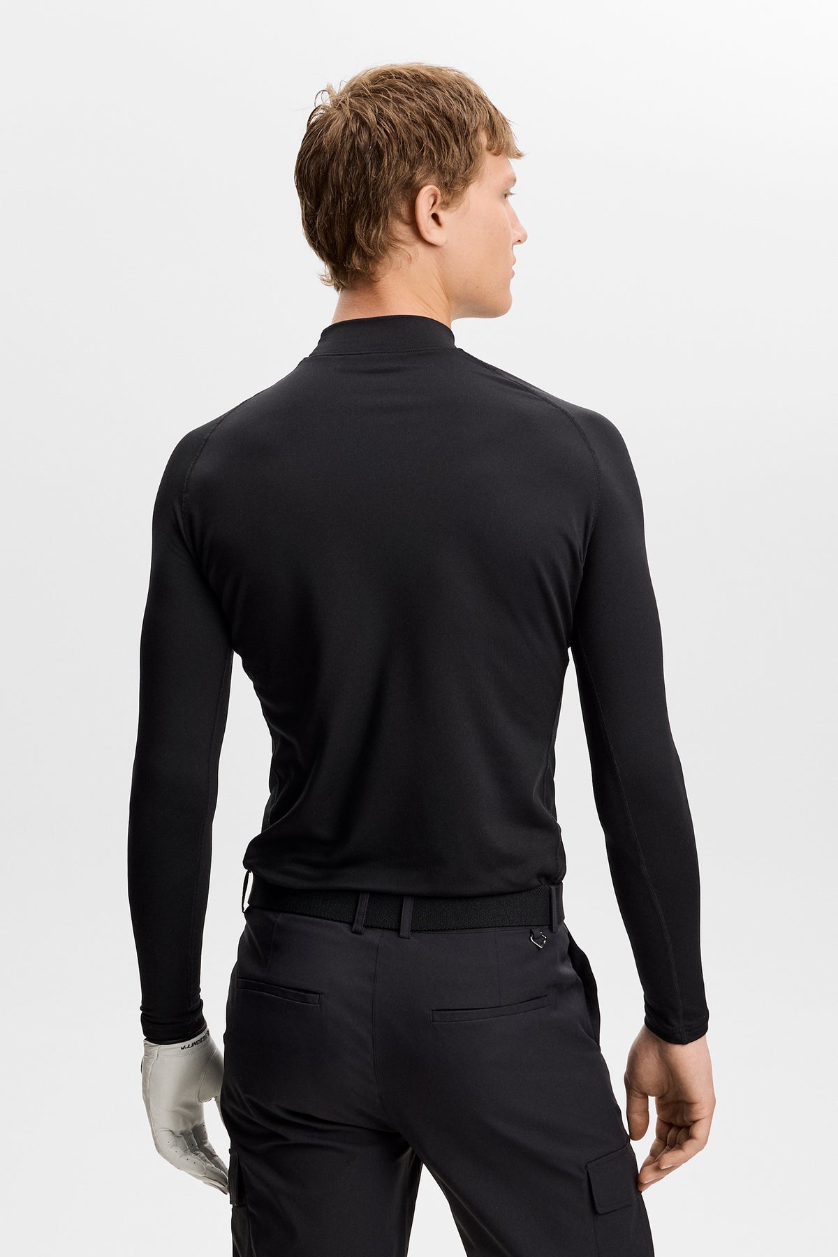J.Lindeberg Ello Brushed Top Black – détail du col montant de protection contre le vent
