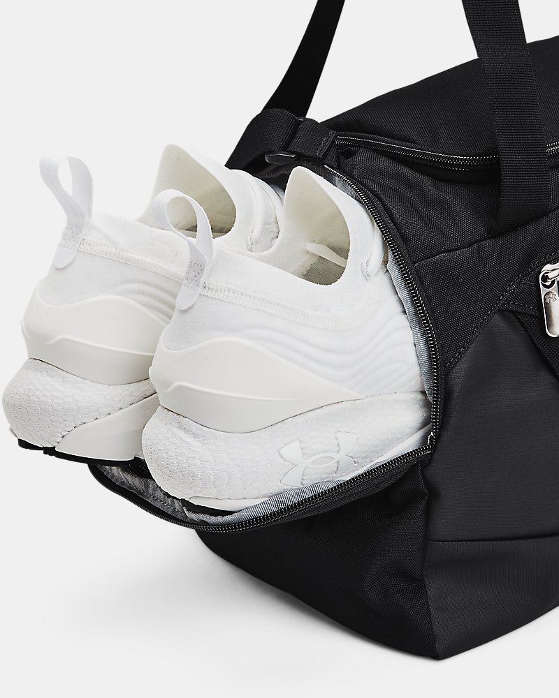 Poche latérale en filet sur le sac de sport UA Undeniable 5.0 XS