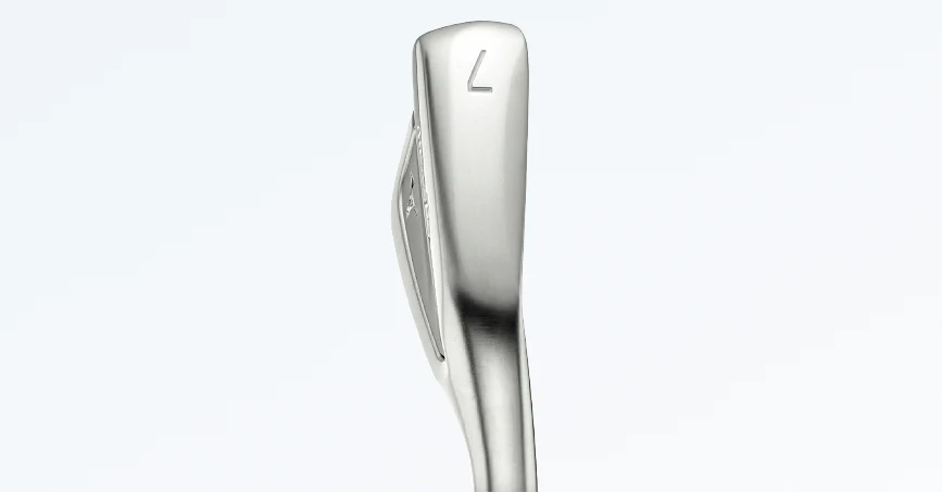 Conception de semelle Triple Cut sur les fers Mizuno Pro M-13 pour une interaction régulière avec le sol